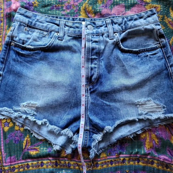 Top Shop Moto High Rise Natural Hem Short - Picture 3 of 9